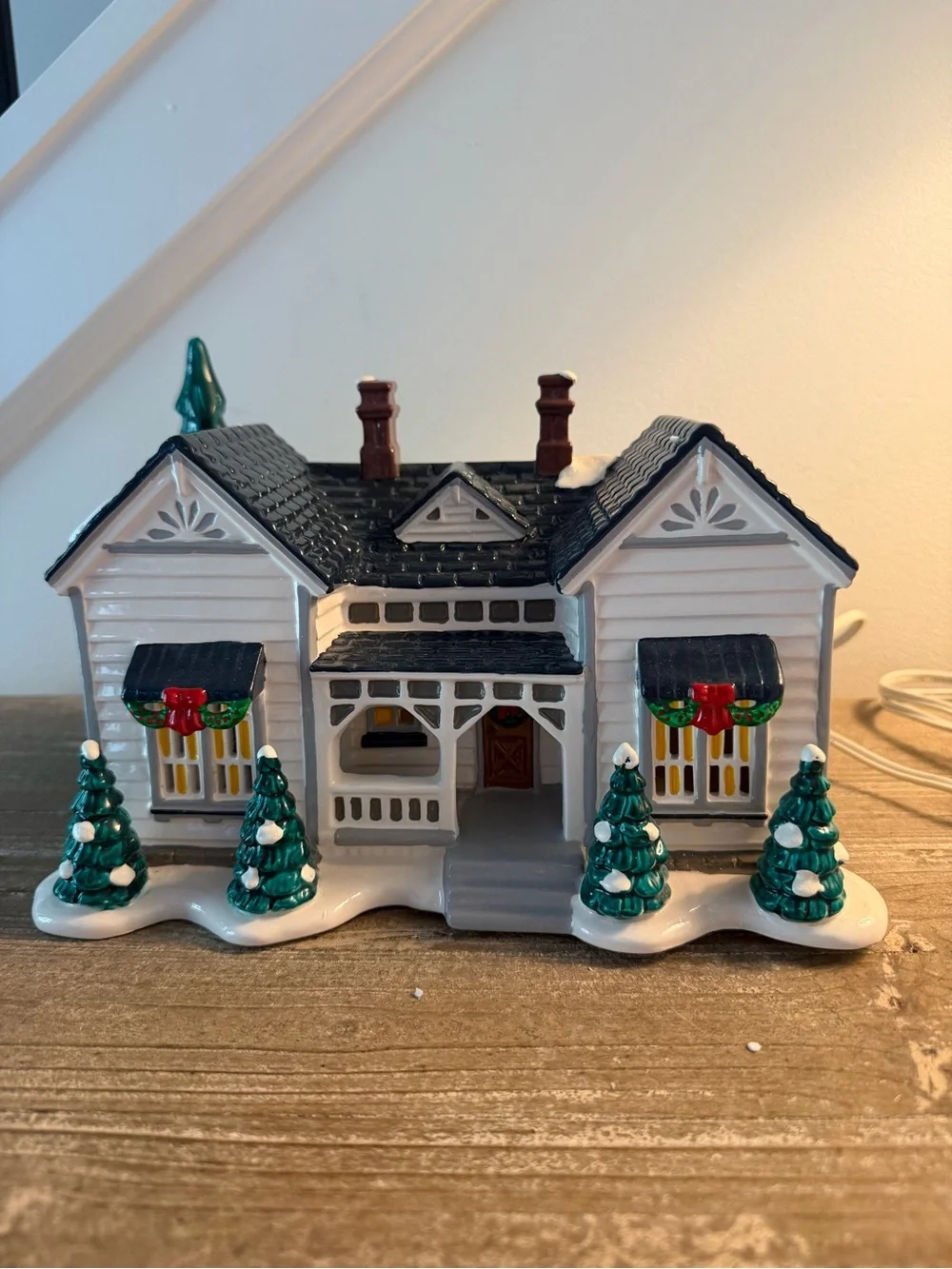 DEPART 56 Snow Village Grandmas Cottage #5420-8